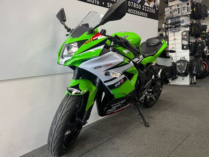 2025 Kawasaki Ninja 250