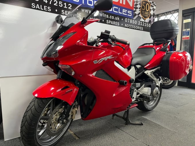 2025 Honda Vfr800