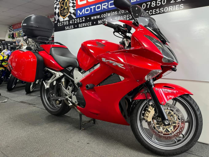 2025 Honda Vfr800