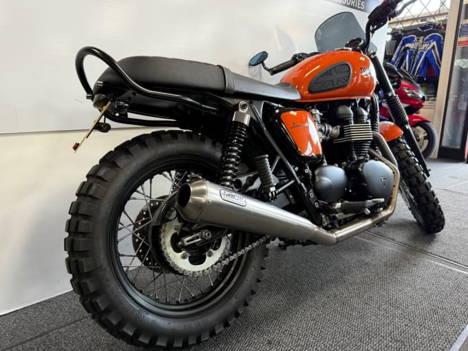 2025 Triumph Bonneville T100