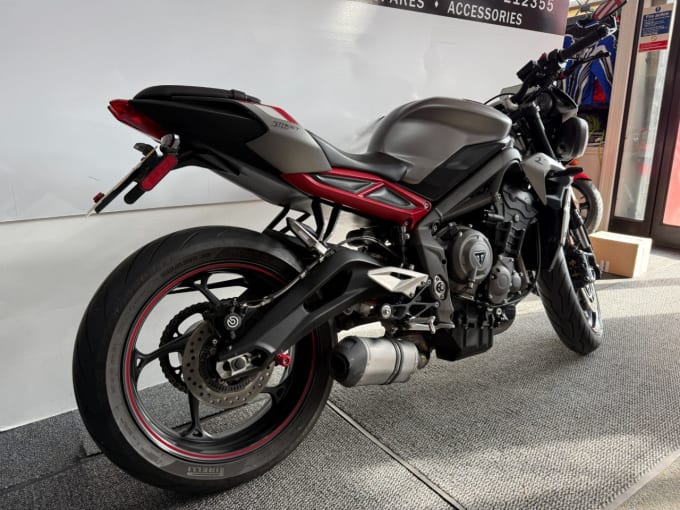 2025 Triumph Street Triple 765