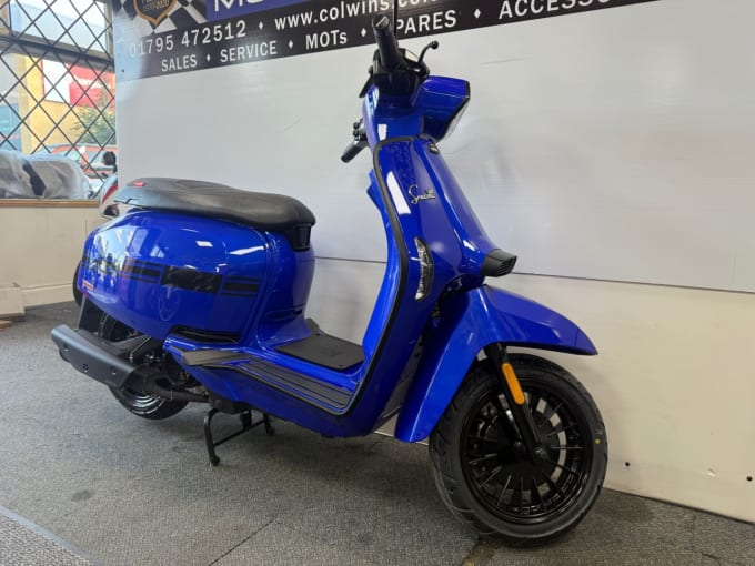 2025 Lambretta V-125 Special E5