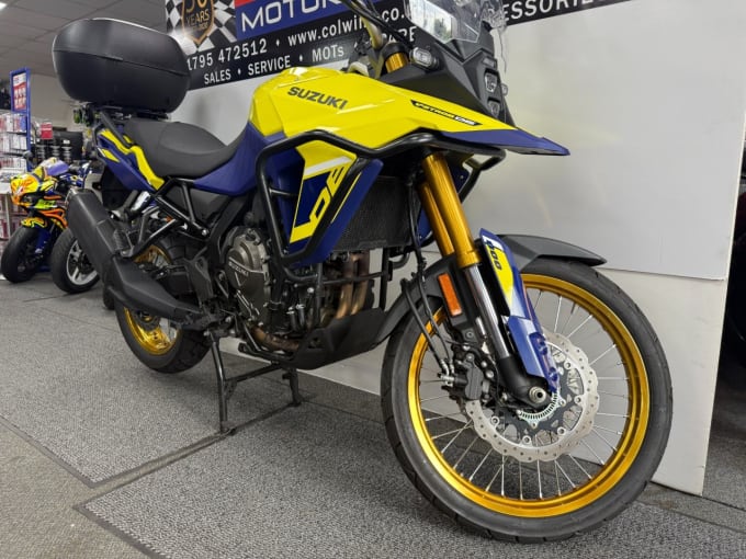 2025 Suzuki V-strom 800