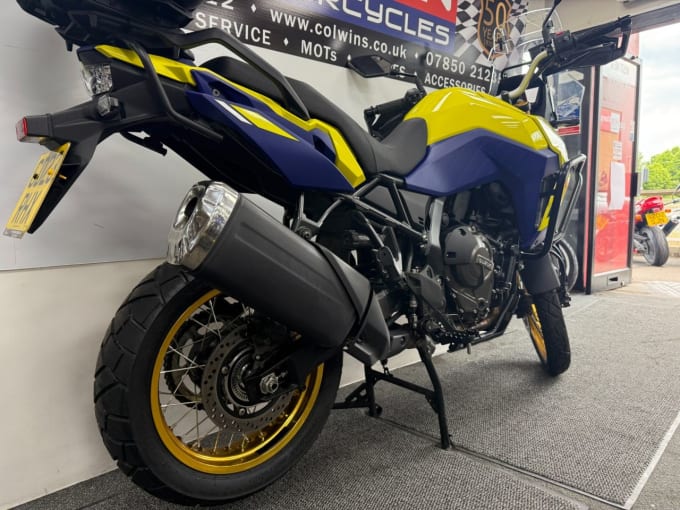 2025 Suzuki V-strom 800