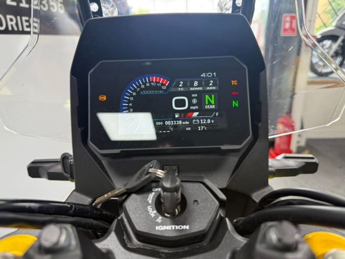 2025 Suzuki V-strom 800