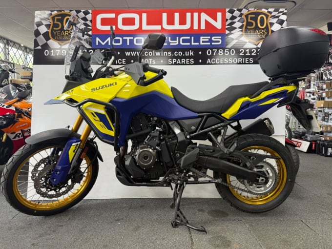 2025 Suzuki V-strom 800