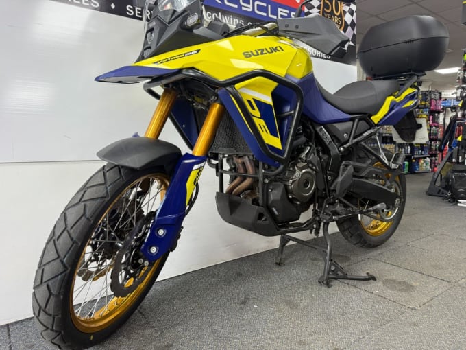 2025 Suzuki V-strom 800