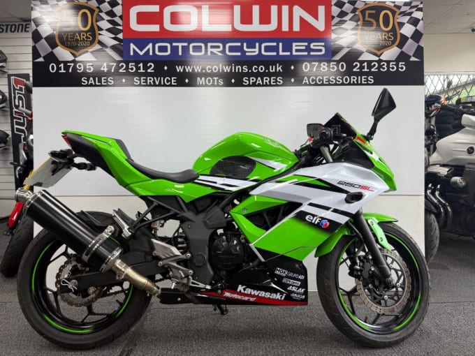 2025 Kawasaki Ninja 250sl