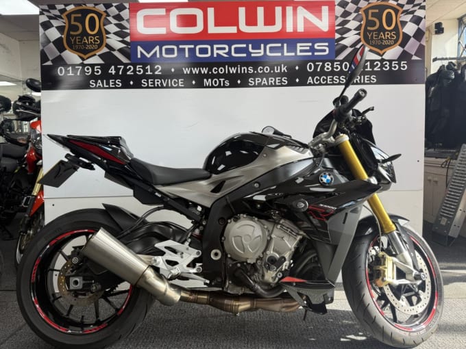 2025 BMW S 1000 R
