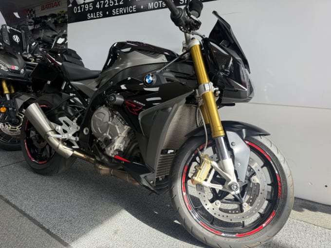 2025 BMW S 1000 R