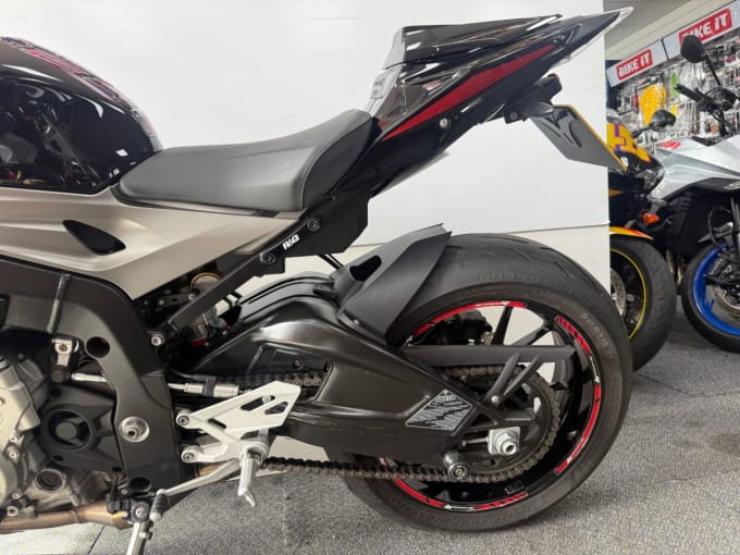 2025 BMW S 1000 R