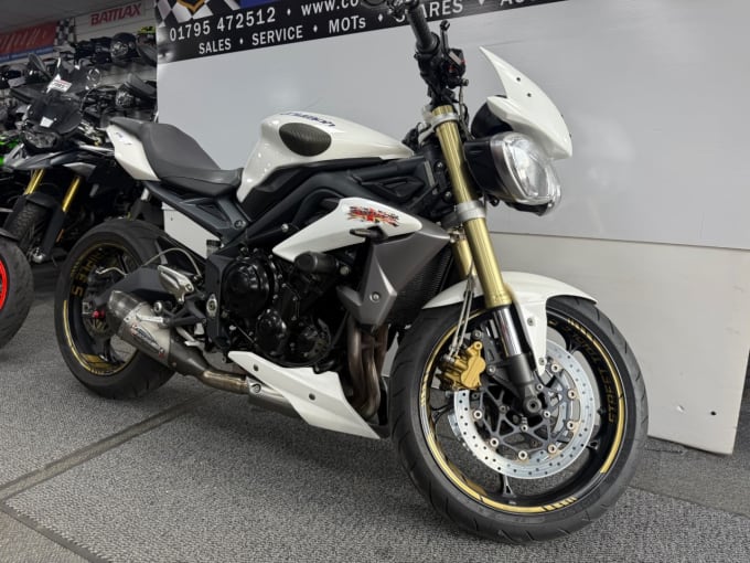2025 Triumph Street Triple 675