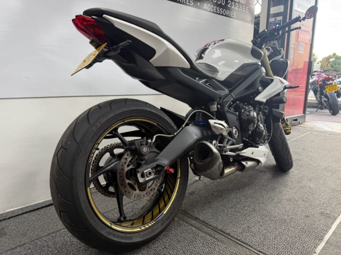 2025 Triumph Street Triple 675
