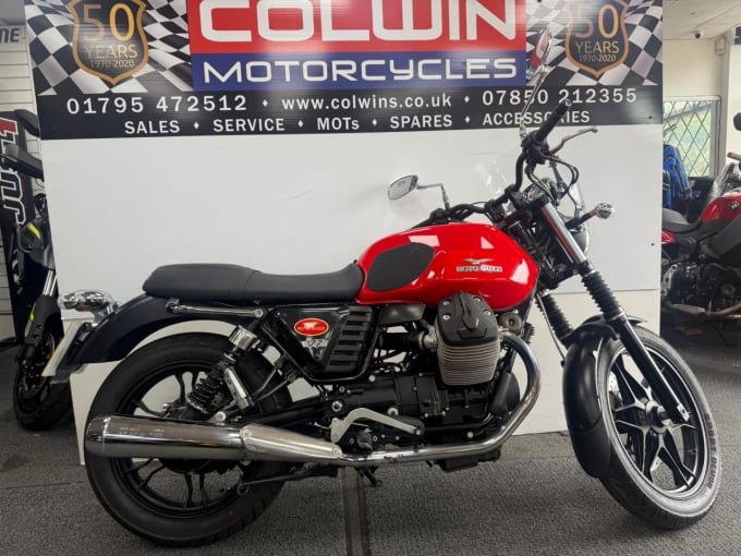 2025 Moto Guzzi V7