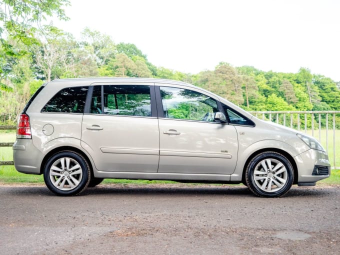 2025 Vauxhall Zafira