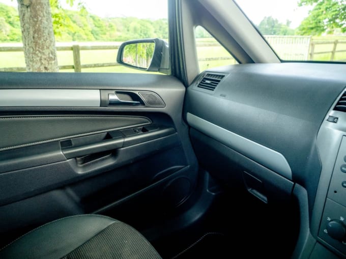 2025 Vauxhall Zafira