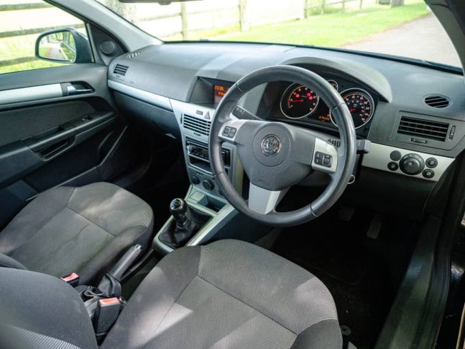 2025 Vauxhall Astra