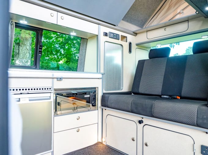 2025 Volkswagen Transporter