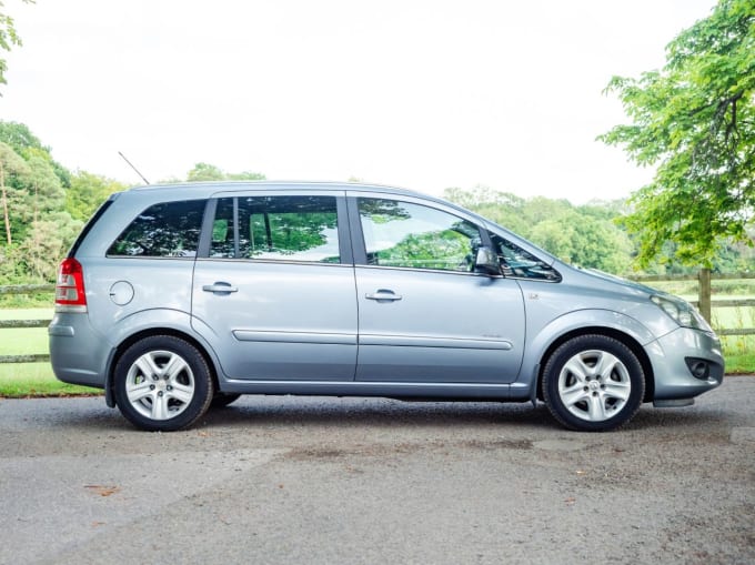 2025 Vauxhall Zafira