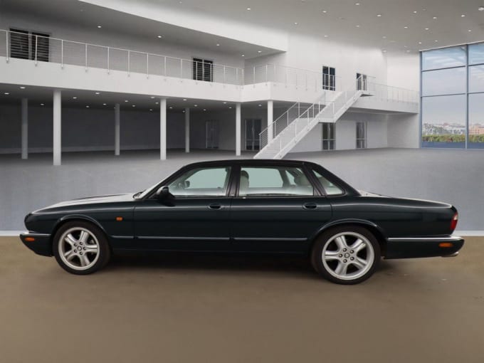 2025 Jaguar Xjr