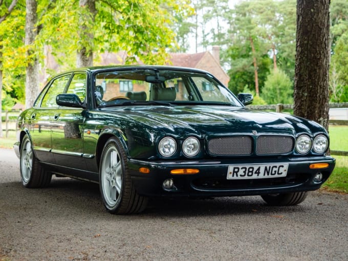 2025 Jaguar Xjr