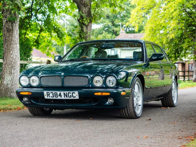 2025 Jaguar Xjr