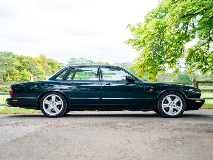 2025 Jaguar Xjr