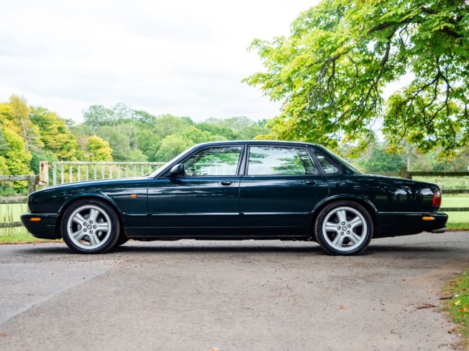 2025 Jaguar Xjr
