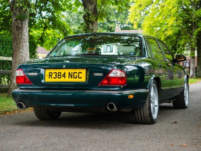 2025 Jaguar Xjr