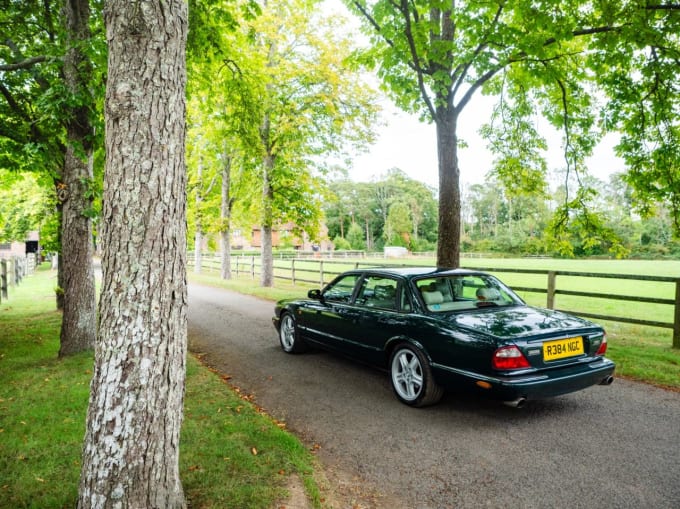 2025 Jaguar Xjr
