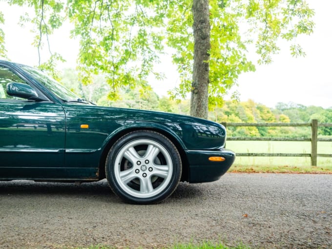 2025 Jaguar Xjr