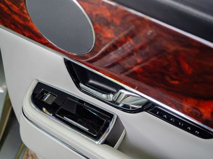 2010 Jaguar Xj