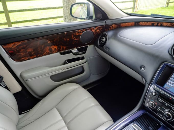 2010 Jaguar Xj