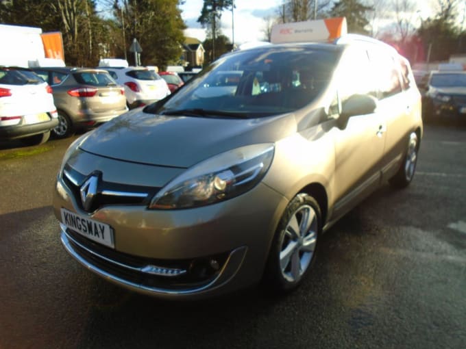 2025 Renault Grand Scenic