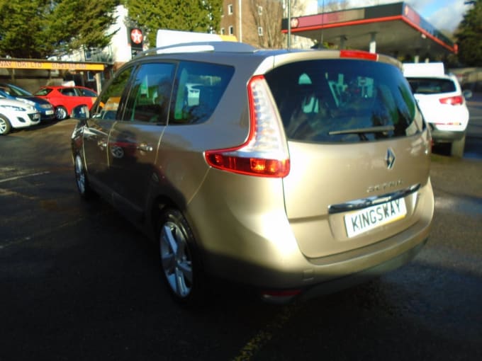 2025 Renault Grand Scenic