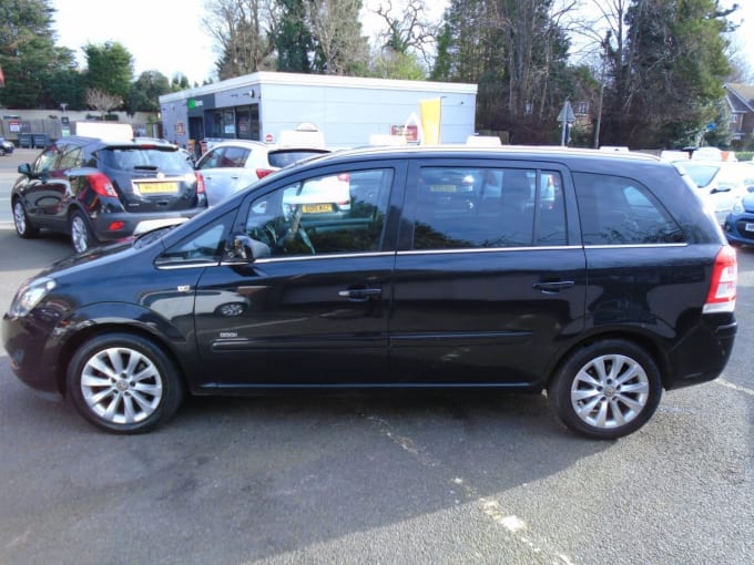 2025 Vauxhall Zafira