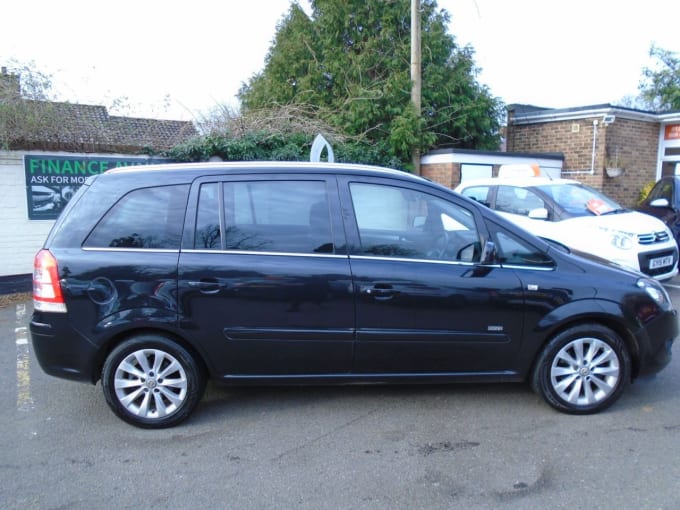 2025 Vauxhall Zafira