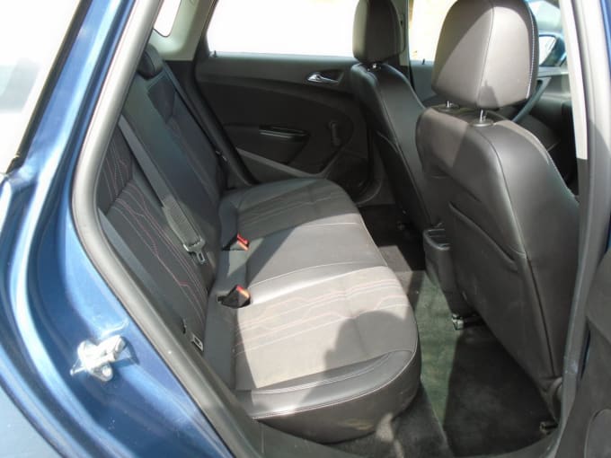 2025 Vauxhall Astra