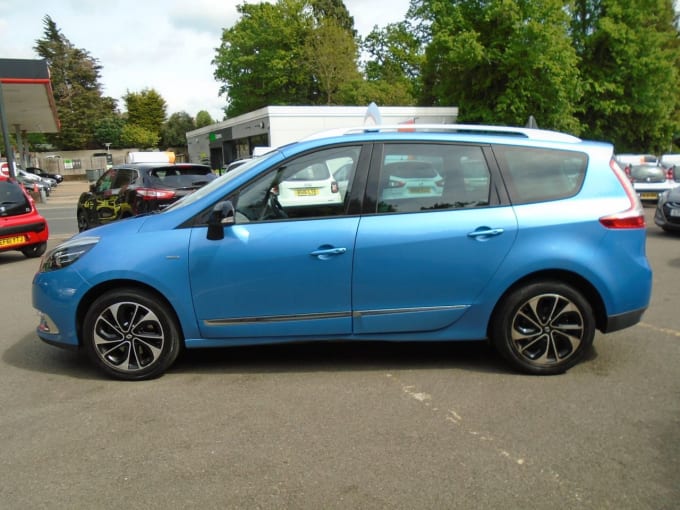 2025 Renault Grand Scenic