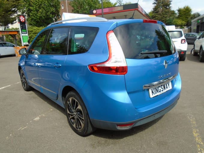 2025 Renault Grand Scenic