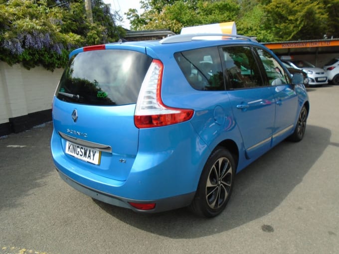 2025 Renault Grand Scenic