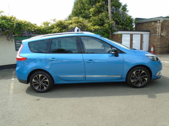 2025 Renault Grand Scenic