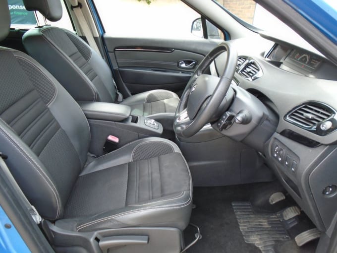 2025 Renault Grand Scenic