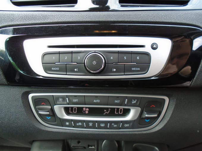 2025 Renault Grand Scenic