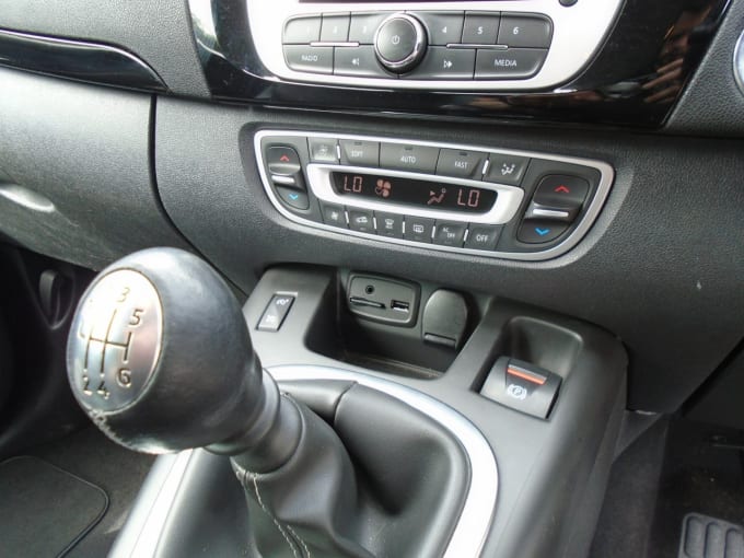 2025 Renault Grand Scenic