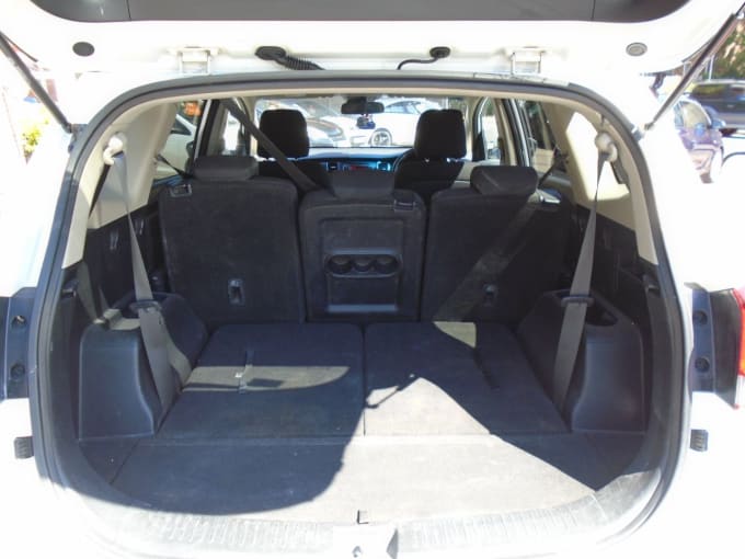 2025 Kia Carens