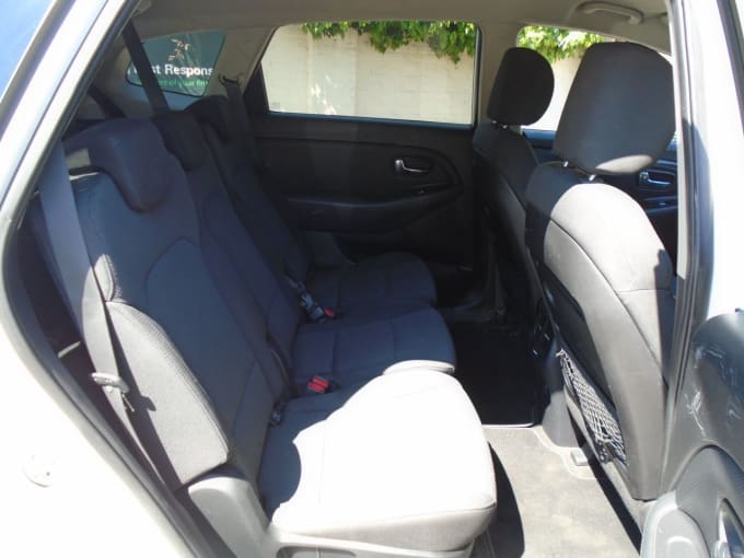 2025 Kia Carens