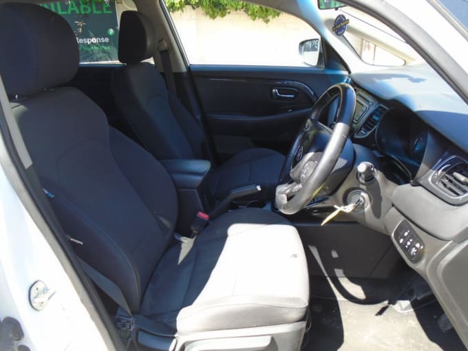 2025 Kia Carens