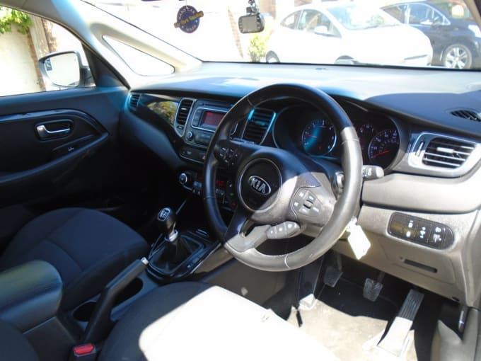 2025 Kia Carens