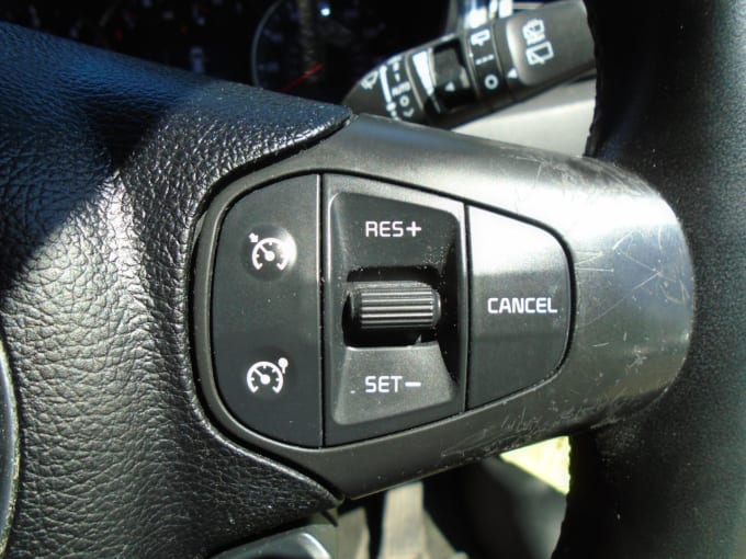 2025 Kia Carens